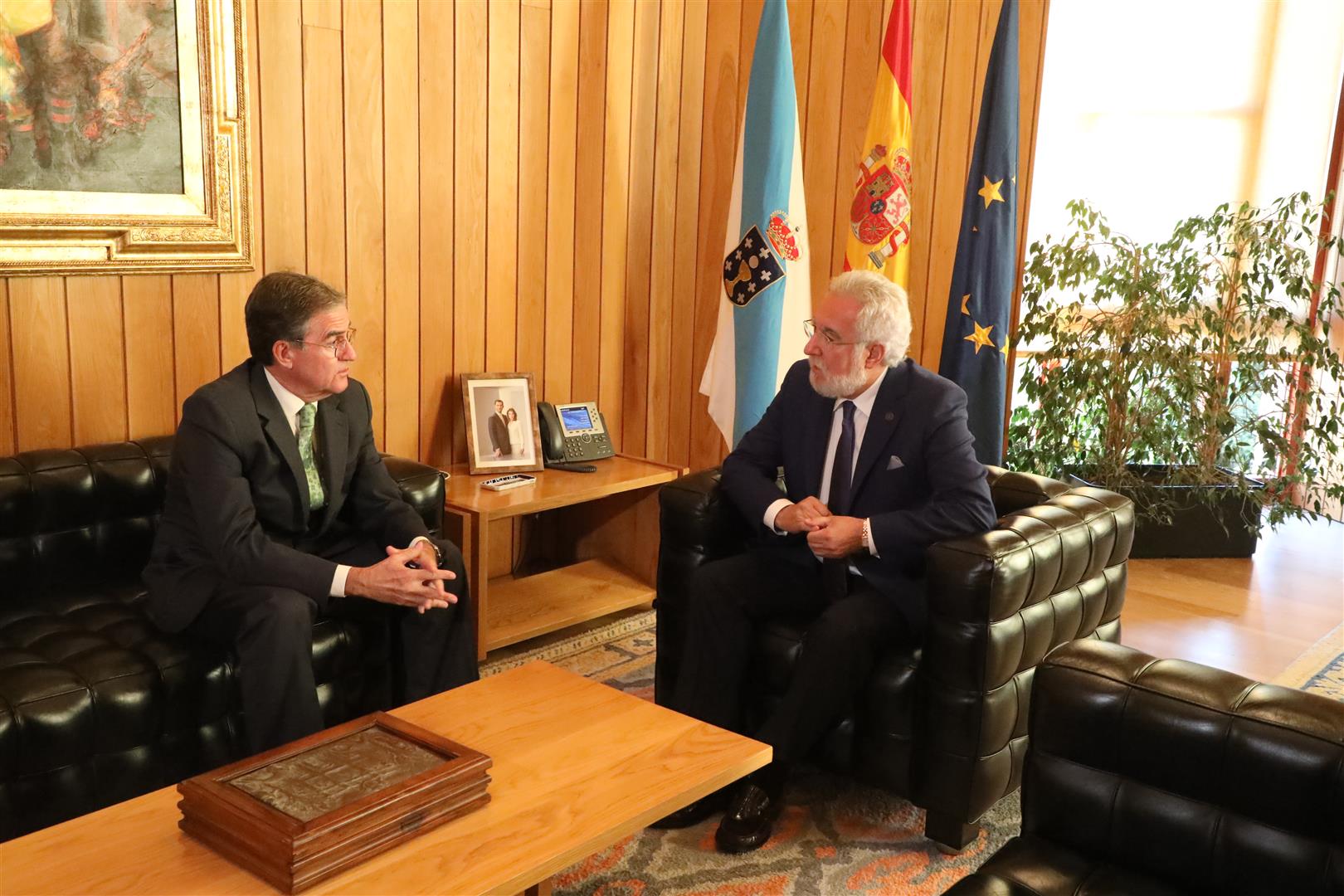 O presidente do TSXG efectúa unha visita protocolaria ao Parlamento de Galicia